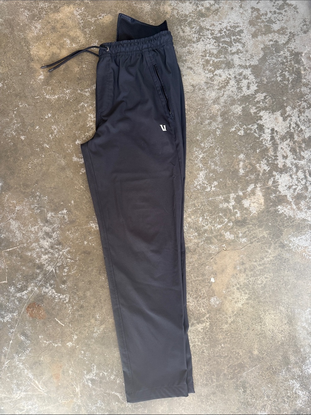 Vuori Black Tapered Zip-Pocket Joggers